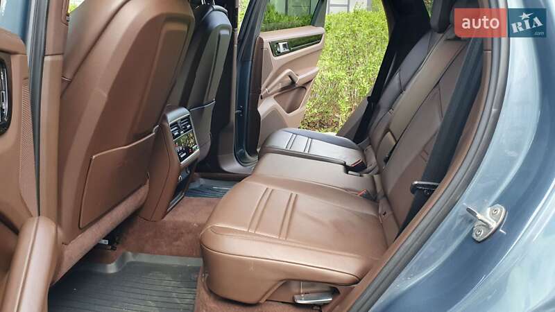 Внедорожник / Кроссовер Porsche Cayenne 2019 в Киеве