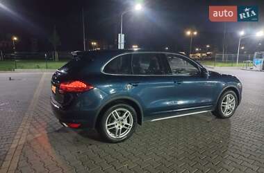 Внедорожник / Кроссовер Porsche Cayenne 2013 в 