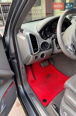 Внедорожник / Кроссовер Porsche Cayenne 2010 в 