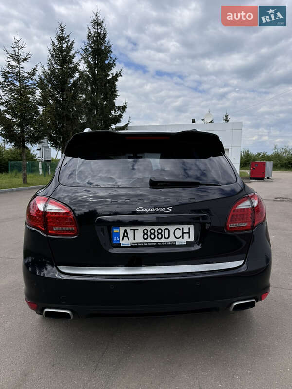 Позашляховик / Кросовер Porsche Cayenne 2010 в Коломиї