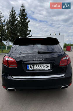 Внедорожник / Кроссовер Porsche Cayenne 2010 в 