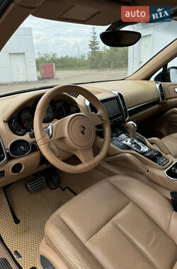 Внедорожник / Кроссовер Porsche Cayenne 2010 в 