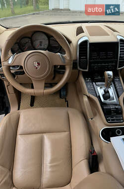 Внедорожник / Кроссовер Porsche Cayenne 2010 в 