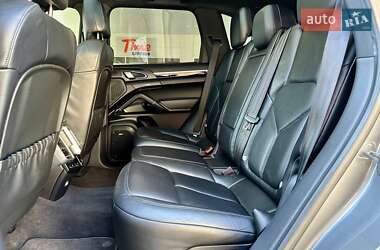 Внедорожник / Кроссовер Porsche Cayenne 2013 в 