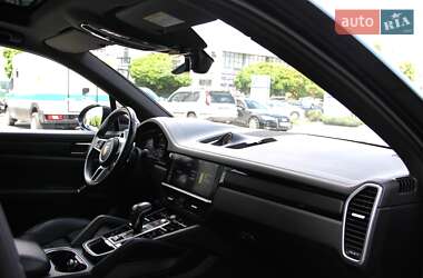 Позашляховик / Кросовер Porsche Cayenne 2020 в 