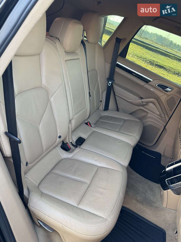 Внедорожник / Кроссовер Porsche Cayenne 2012 в Павлограде