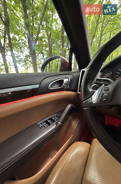 Внедорожник / Кроссовер Porsche Cayenne 2012 в 