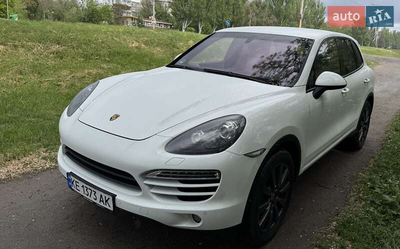 Внедорожник / Кроссовер Porsche Cayenne 2012 в 