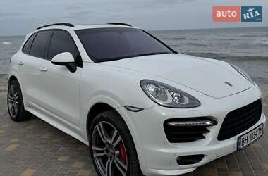 Внедорожник / Кроссовер Porsche Cayenne 2012 в 