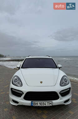 Внедорожник / Кроссовер Porsche Cayenne 2012 в 