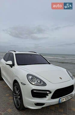 Внедорожник / Кроссовер Porsche Cayenne 2012 в 