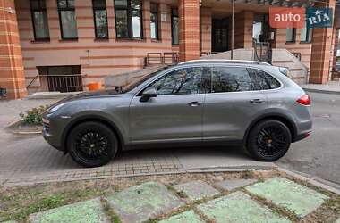 Позашляховик / Кросовер Porsche Cayenne 2010 в 
