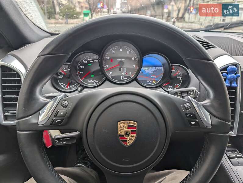 Позашляховик / Кросовер Porsche Cayenne 2010 в Києві