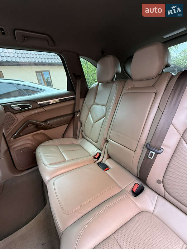 Внедорожник / Кроссовер Porsche Cayenne 2012 в Виннице
