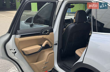 Позашляховик / Кросовер Porsche Cayenne 2015 в Києві