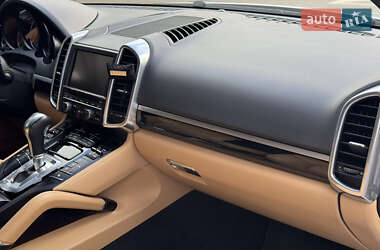 Позашляховик / Кросовер Porsche Cayenne 2015 в Києві