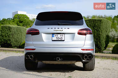 Внедорожник / Кроссовер Porsche Cayenne 2017 в 