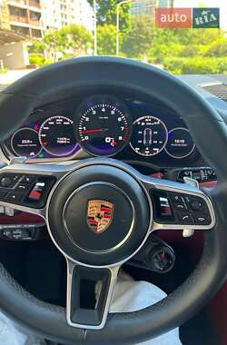 Внедорожник / Кроссовер Porsche Cayenne 2020 в 