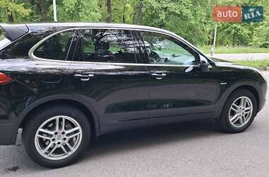 Внедорожник / Кроссовер Porsche Cayenne 2015 в 