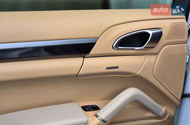 Внедорожник / Кроссовер Porsche Cayenne 2013 в 