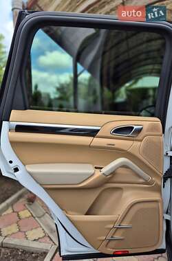 Внедорожник / Кроссовер Porsche Cayenne 2013 в 