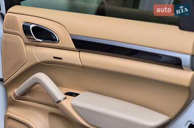 Внедорожник / Кроссовер Porsche Cayenne 2013 в 