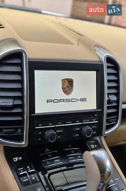 Внедорожник / Кроссовер Porsche Cayenne 2013 в 