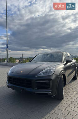 Внедорожник / Кроссовер Porsche Cayenne 2022 в Киеве