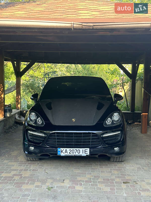 Внедорожник / Кроссовер Porsche Cayenne 2013 в Киеве
