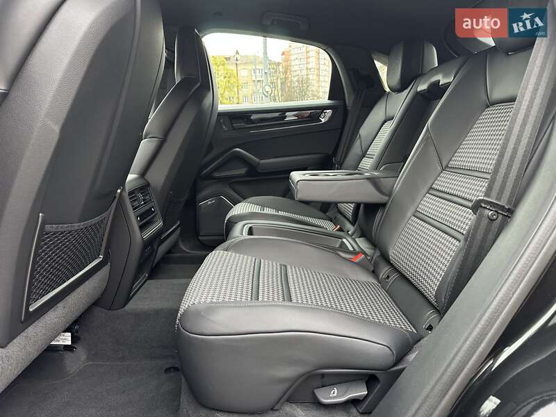 Позашляховик / Кросовер Porsche Cayenne 2024 в Києві