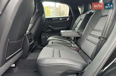 Внедорожник / Кроссовер Porsche Cayenne 2024 в 