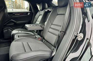 Внедорожник / Кроссовер Porsche Cayenne 2024 в 