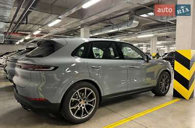 Внедорожник / Кроссовер Porsche Cayenne 2024 в 