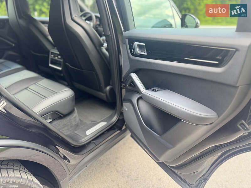 Позашляховик / Кросовер Porsche Cayenne 2019 в Красилові