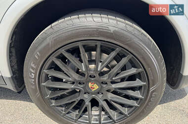 Внедорожник / Кроссовер Porsche Cayenne 2013 в 