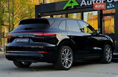 Позашляховик / Кросовер Porsche Cayenne 2021 в 