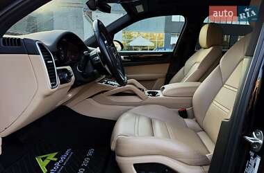 Позашляховик / Кросовер Porsche Cayenne 2021 в 