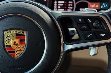 Позашляховик / Кросовер Porsche Cayenne 2021 в 