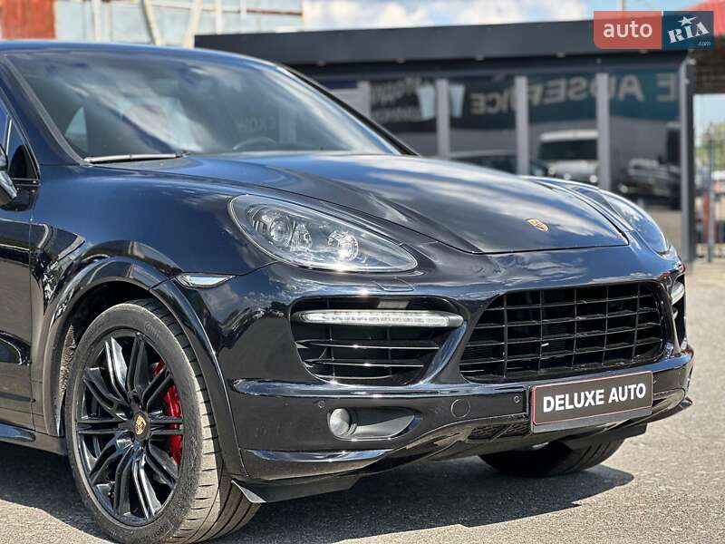Внедорожник / Кроссовер Porsche Cayenne 2014 в Киеве