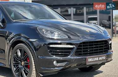 Внедорожник / Кроссовер Porsche Cayenne 2014 в 