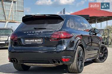 Внедорожник / Кроссовер Porsche Cayenne 2014 в 