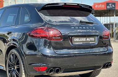 Внедорожник / Кроссовер Porsche Cayenne 2014 в 