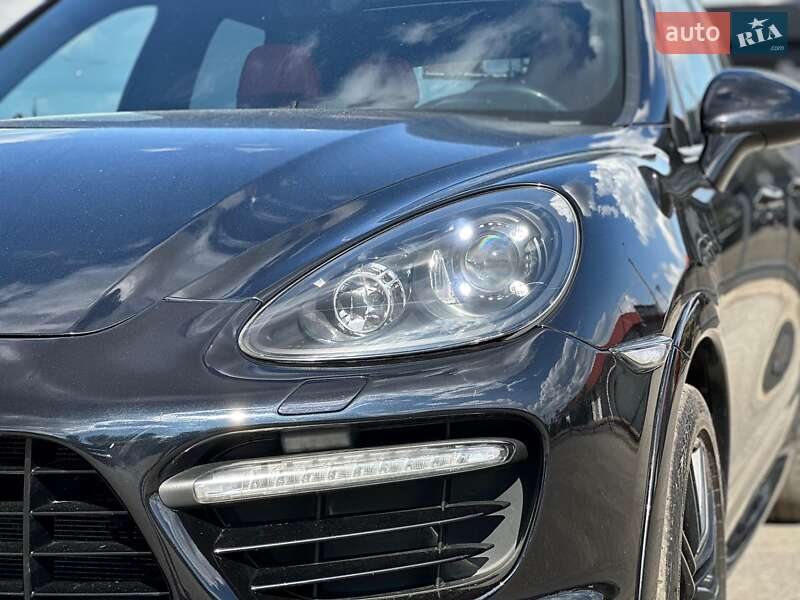 Внедорожник / Кроссовер Porsche Cayenne 2014 в Киеве