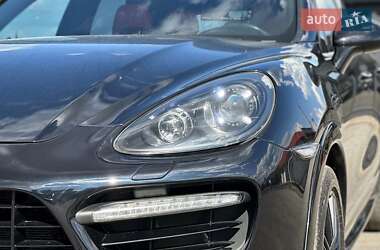 Внедорожник / Кроссовер Porsche Cayenne 2014 в 
