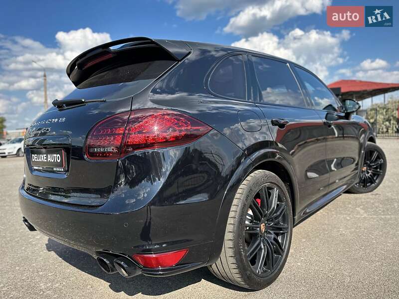 Внедорожник / Кроссовер Porsche Cayenne 2014 в Киеве