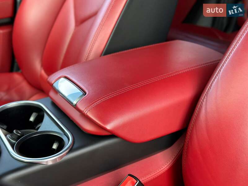 Внедорожник / Кроссовер Porsche Cayenne 2014 в Киеве