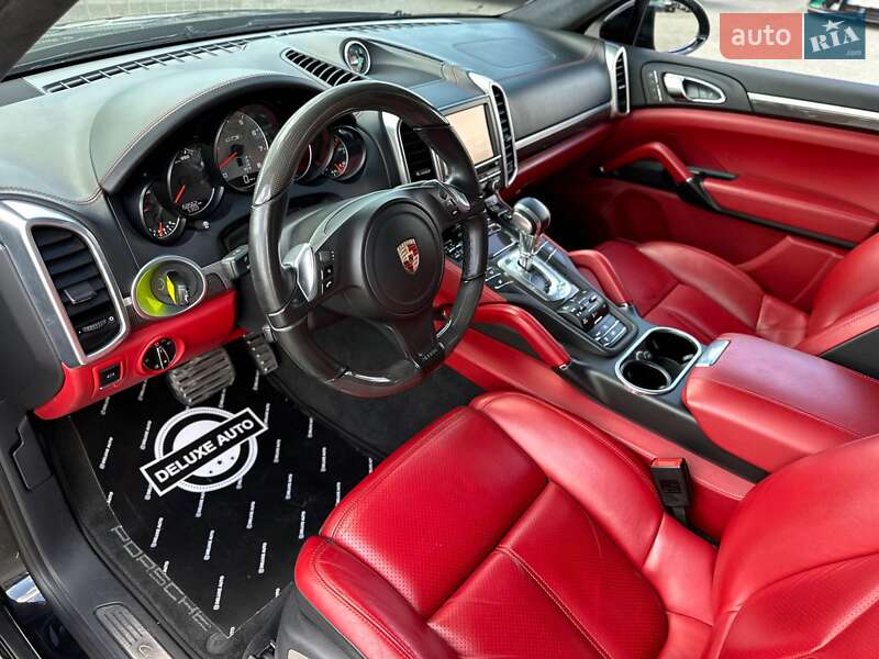 Внедорожник / Кроссовер Porsche Cayenne 2014 в Киеве