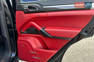 Внедорожник / Кроссовер Porsche Cayenne 2014 в 