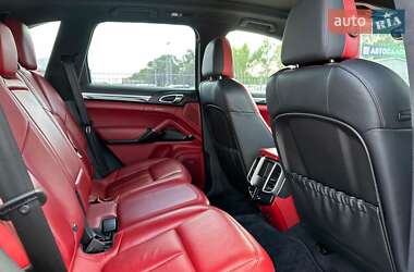 Внедорожник / Кроссовер Porsche Cayenne 2014 в 