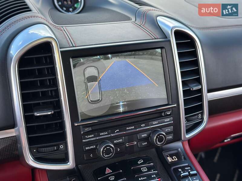 Внедорожник / Кроссовер Porsche Cayenne 2014 в Киеве